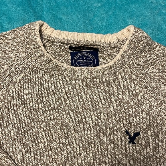 And American Eagle outfitters athletic fit men’s L oatmeal sweater burgundy cuff - Picture 4 of 10